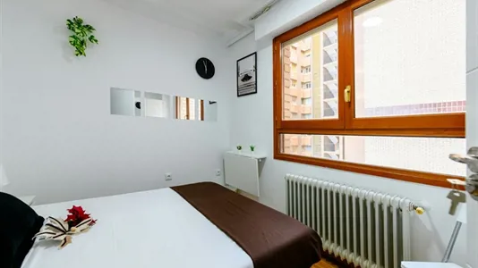 Rooms in Zaragoza - photo 1