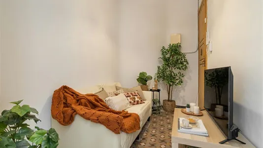 Rooms in Barcelona Ciutat Vella - photo 10