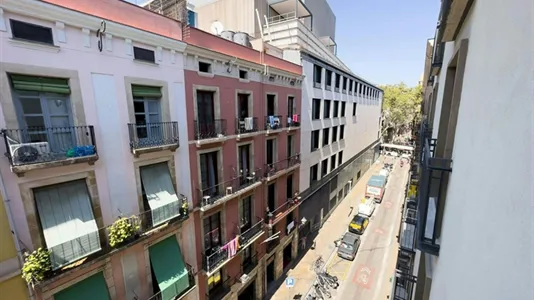 Rooms in Barcelona Ciutat Vella - photo 7