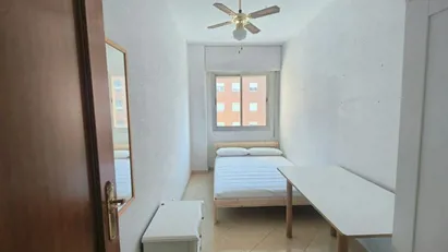 Room for rent in Los Bermejales, Andalucía