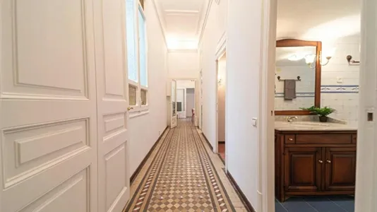 Rooms in Barcelona Eixample - photo 9