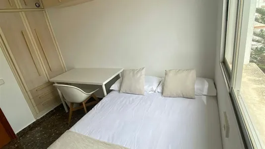 Rooms in Godelleta - photo 1