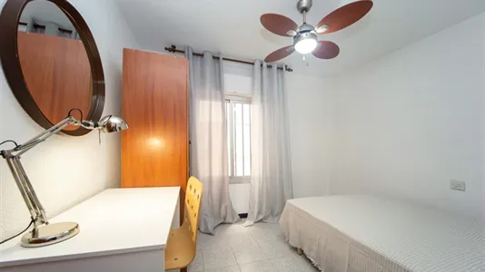Rooms in Granada - photo 2