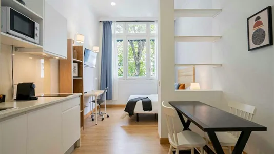 Rooms in Madrid Centro - photo 8