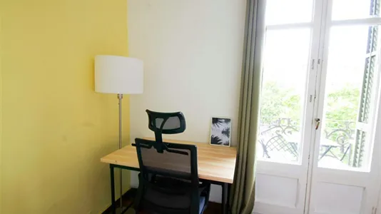 Rooms in Barcelona Eixample - photo 4