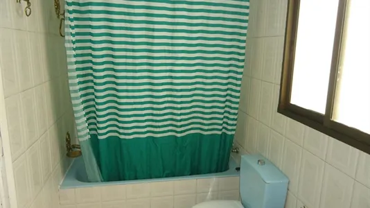 Rooms in Córdoba - photo 9