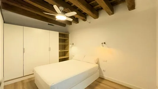 Apartments in Barcelona Ciutat Vella - photo 6