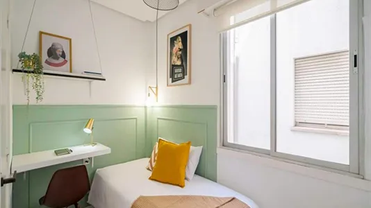 Rooms in Madrid Centro - photo 5