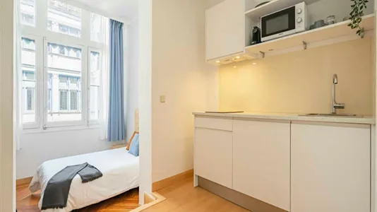 Rooms in Madrid Centro - photo 6