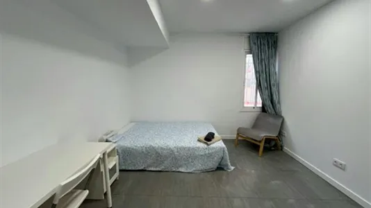 Rooms in Barcelona Eixample - photo 5