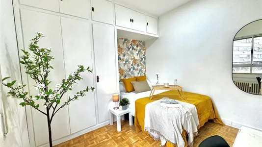 Rooms in Madrid Fuencarral-El Pardo - photo 1