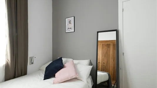 Rooms in Madrid Centro - photo 4