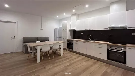Rooms in Barcelona Eixample - photo 10
