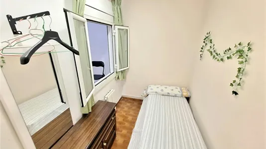 Rooms in Barcelona Sants-Montjuïc - photo 3