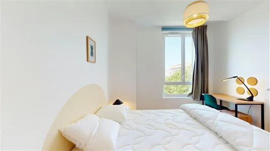 Rooms in Pontoise - photo 1