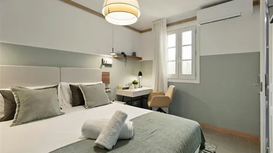 Rooms in Barcelona Eixample - photo 2