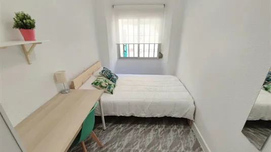 Rooms in Granada - photo 2