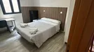 Room for rent, León, Castilla y León, &lt;span class=&quot;blurred street&quot; onclick=&quot;ProcessAdRequest(14257272)&quot;&gt;&lt;span class=&quot;hint&quot;&gt;See streetname&lt;/span&gt;[xxxxxxxxxxxxx]&lt;/span&gt;
