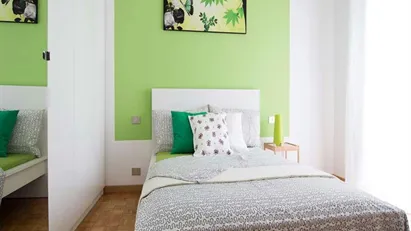 Room for rent in Milano Zona 8 - Fiera, Gallaratese, Quarto Oggiaro, Milan