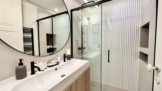 Apartments in Barcelona Eixample - photo 3