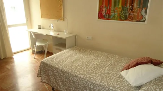 Rooms in Córdoba - photo 2