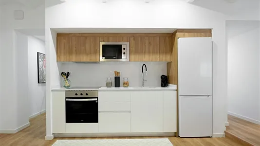 Rooms in Barcelona Eixample - photo 9