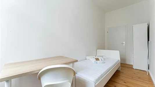 Rooms in Berlin Friedrichshain-Kreuzberg - photo 4
