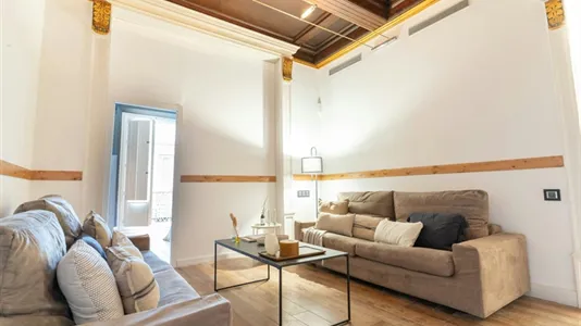 Rooms in Barcelona Ciutat Vella - photo 4