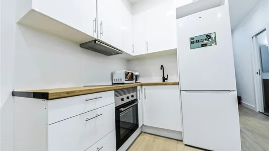 Rooms in Barcelona Sants-Montjuïc - photo 6