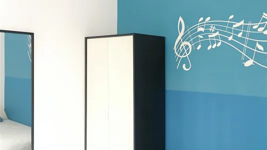 Rooms in Barcelona Ciutat Vella - photo 2