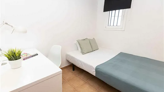 Rooms in Barcelona Ciutat Vella - photo 3