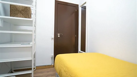 Rooms in Barcelona Ciutat Vella - photo 3