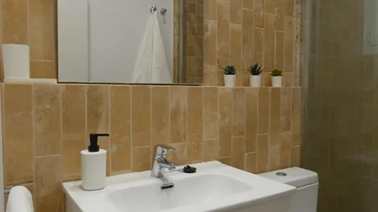 Rooms in Cornellà de Llobregat - photo 10