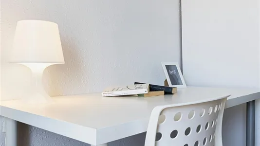 Rooms in Madrid Centro - photo 7