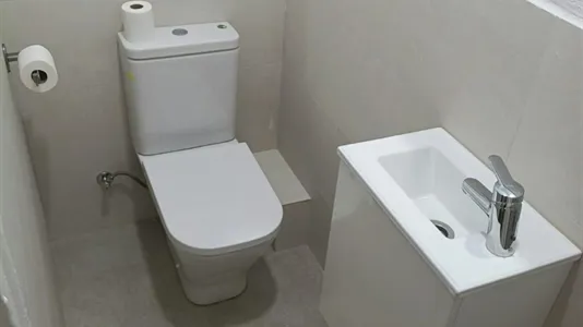 Rooms in Barcelona Eixample - photo 5