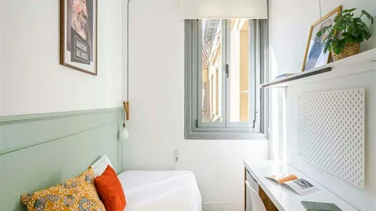 Rooms in Madrid Centro - photo 6
