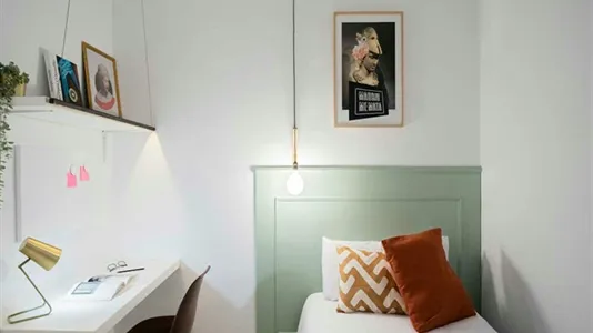 Rooms in Madrid Centro - photo 10
