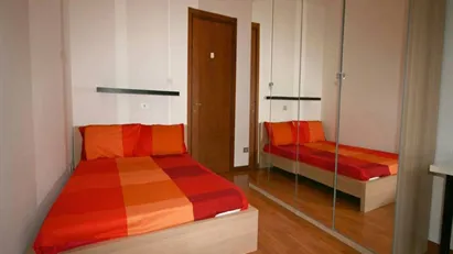 Room for rent in Milano Zona 6 - Barona, Lorenteggio, Milan