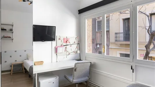 Rooms in Barcelona Eixample - photo 5