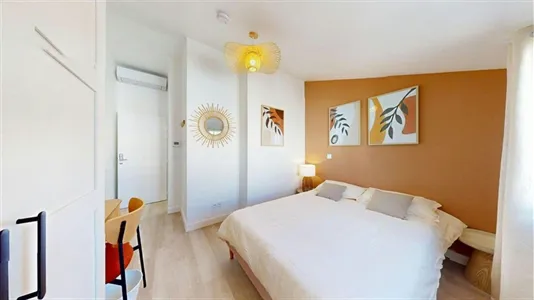 Rooms in Lyon - photo 2