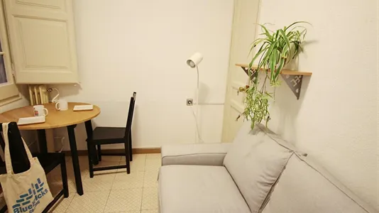 Rooms in Barcelona Eixample - photo 6