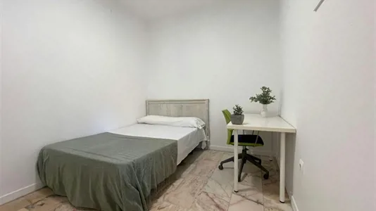 Rooms in Bami - photo 1