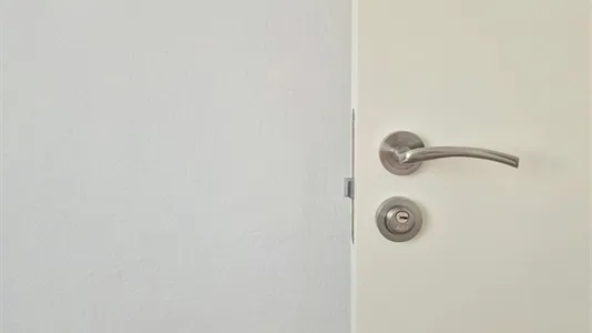 Rooms in Madrid Carabanchel - photo 2