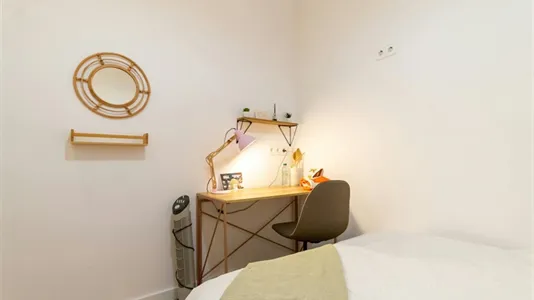 Rooms in Barcelona Ciutat Vella - photo 6