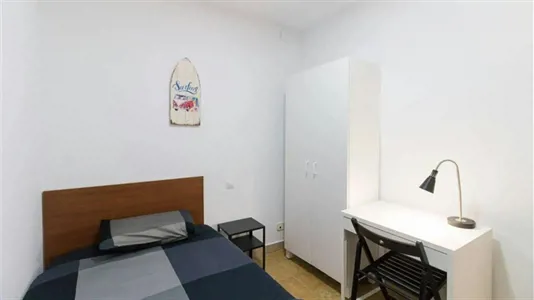 Rooms in Barcelona Ciutat Vella - photo 2