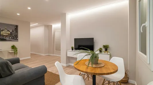 Rooms in Barcelona Eixample - photo 10