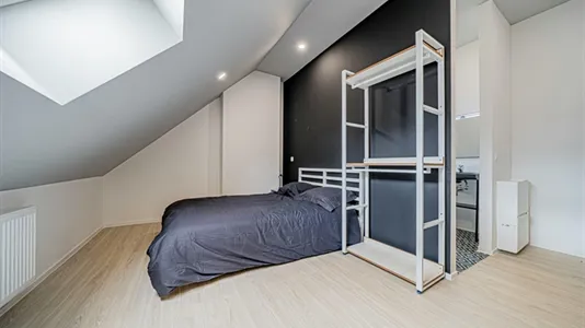 Rooms in Charleroi - photo 1