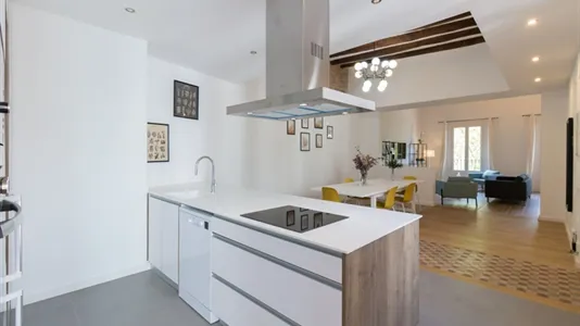 Apartments in Barcelona Ciutat Vella - photo 8