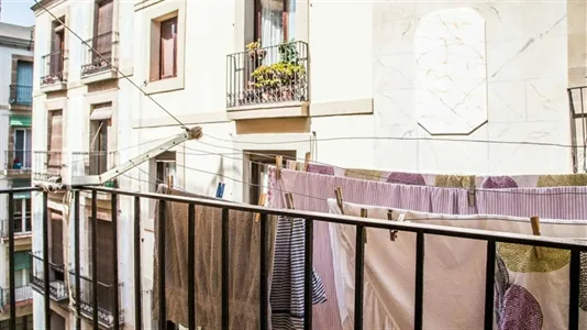 Rooms in Barcelona Ciutat Vella - photo 8