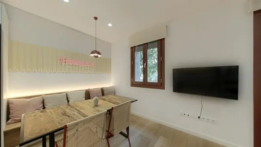 Apartments in Barcelona Eixample - photo 5